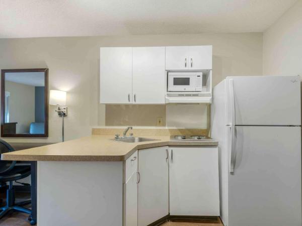 Extended Stay America Suites - Charlotte - University Place : photo 4 de la chambre studio lit queen-size - non-fumeurs