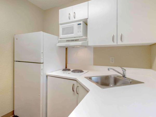 Extended Stay America Select Suites - Orlando - Maitland - 1760 Pembrook Dr : photo 4 de la chambre studio avec 1 lit queen-size - accessible aux personnes à mobilité réduite - non-fumeurs