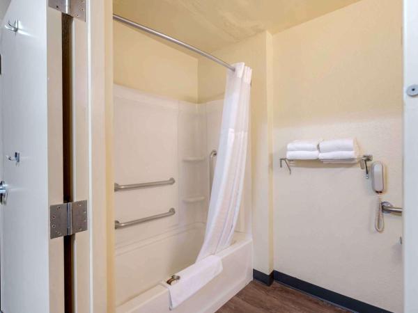 Extended Stay America Select Suites - Orlando - Maitland - 1760 Pembrook Dr : photo 5 de la chambre studio avec 1 lit queen-size - accessible aux personnes à mobilité réduite - non-fumeurs
