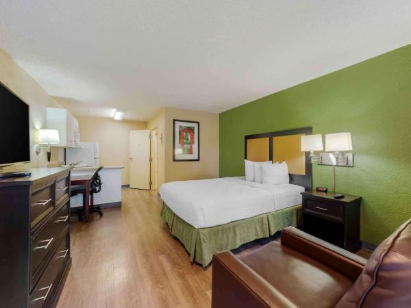 Extended Stay America Suites - Fort Lauderdale - Cypress Creek - Andrews Ave : photo 9 de la chambre studio lit queen-size - non-fumeurs