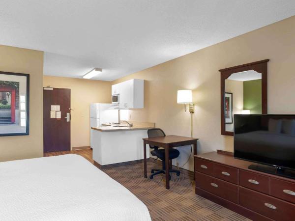 Extended Stay America Suites - Fort Lauderdale - Cypress Creek - Andrews Ave : photo 3 de la chambre studio lit king-size - non-fumeurs