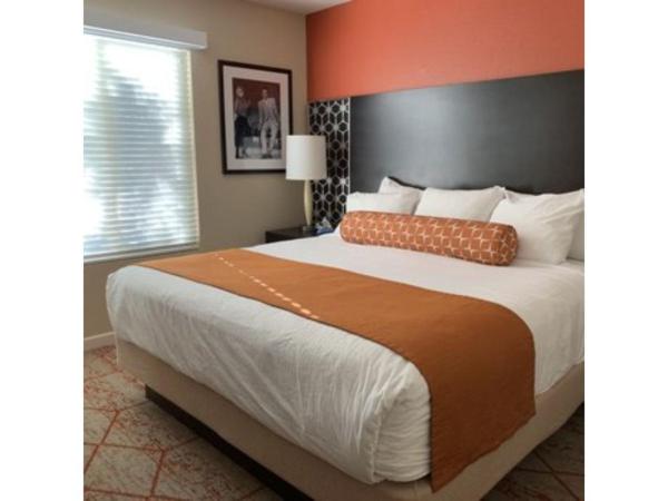 EDC Las Vegas 2024 - Your Stylish 2-BR Condo Oasis Near LV Strip - Special Offer Now! : photo 6 de la chambre appartement 2 chambres