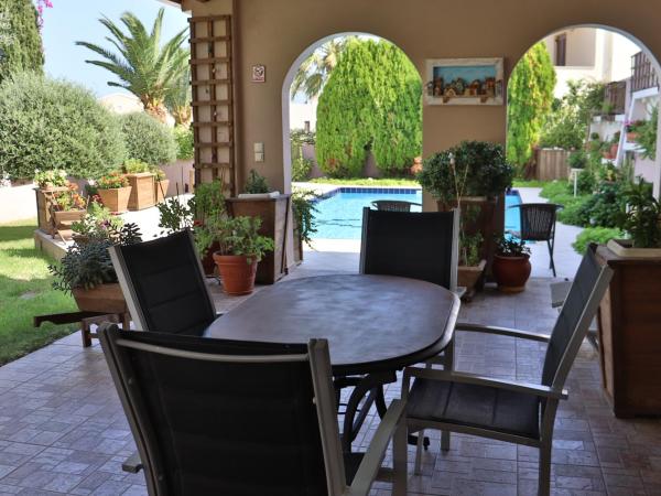 Olive Villa Crete : photo 5 de la chambre chambre double - vue sur jardin