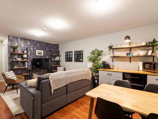 Adorable 2-Bedroom Modern Basement : photo 10 de la chambre appartement 2 chambres