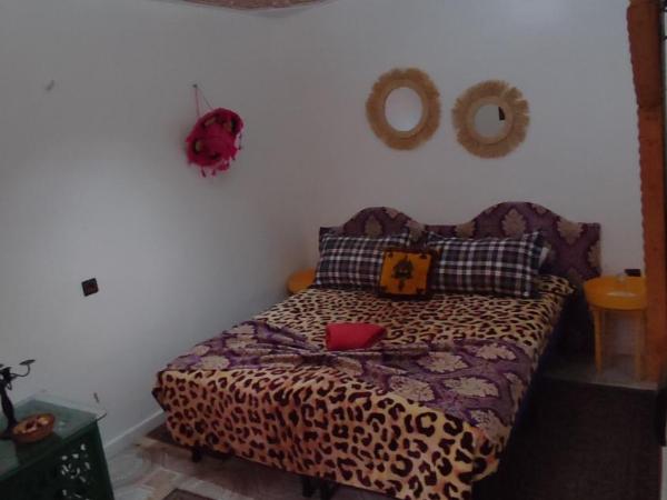 Peace Hotel : photo 3 de la chambre chambre double avec salle de bains commune