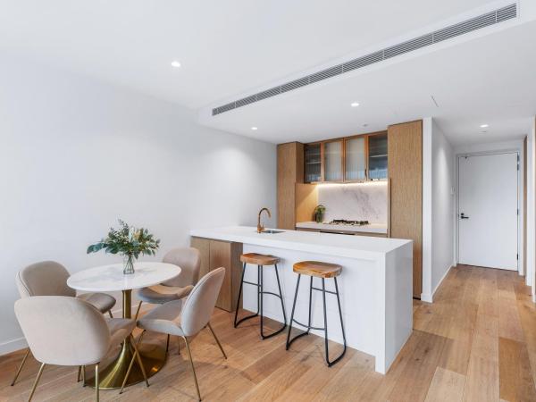 Collins House Apartments by CLLIX : photo 6 de la chambre appartement 2 chambres et 1 salle de bains

