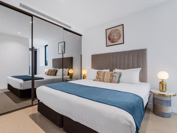 Collins House Apartments by CLLIX : photo 7 de la chambre appartement 2 chambres et 1 salle de bains

