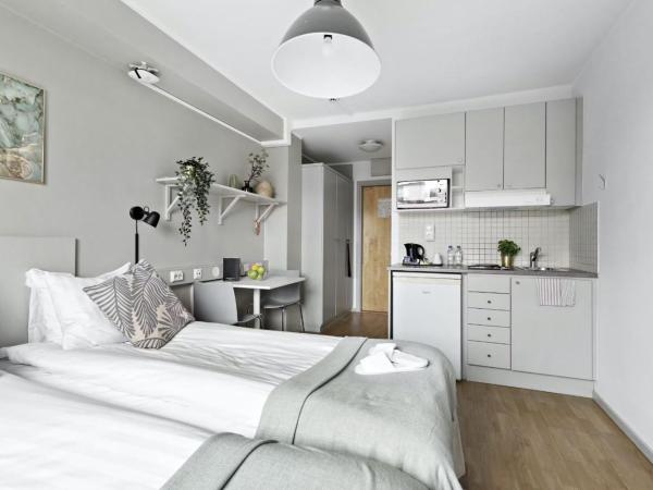 Forenom Aparthotel Stockholm Alvik : photo 1 de la chambre studio lit queen-size de luxe