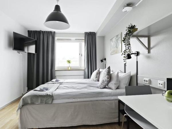 Forenom Aparthotel Stockholm Alvik : photo 2 de la chambre studio lit queen-size de luxe
