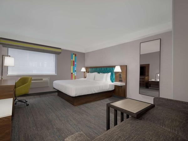 Hampton Inn & Suites by Hilton Toronto Downtown : photo 2 de la chambre suite studio lit king-size