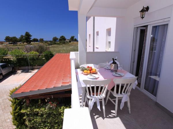 Apartments Lola : photo 2 de la chambre studio avec terrasse