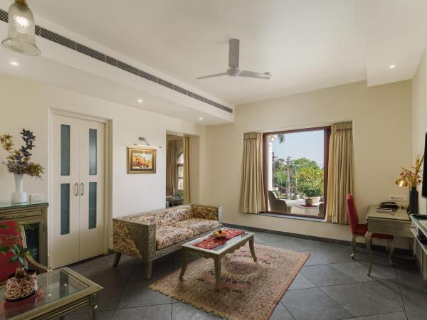 Brahma Niwas - Best Lake View Hotel in Udaipur : photo 2 de la chambre suite lit queen-size