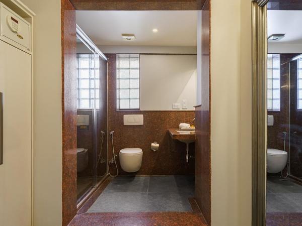 Brahma Niwas - Best Lake View Hotel in Udaipur : photo 5 de la chambre suite lit queen-size