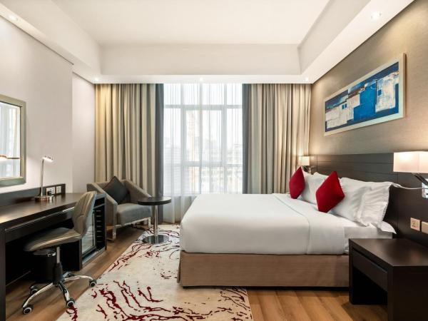 Ramada by Wyndham Dubai Barsha Heights : photo 2 de la chambre suite lit queen-size exécutive - non-fumeurs
