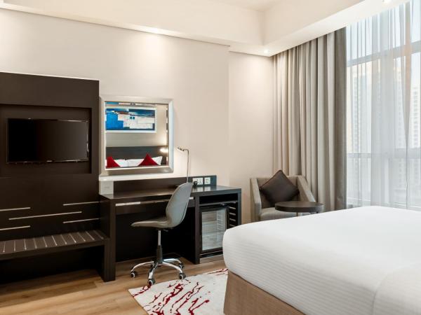 Ramada by Wyndham Dubai Barsha Heights : photo 4 de la chambre suite junior lit king-size - non-fumeurs
