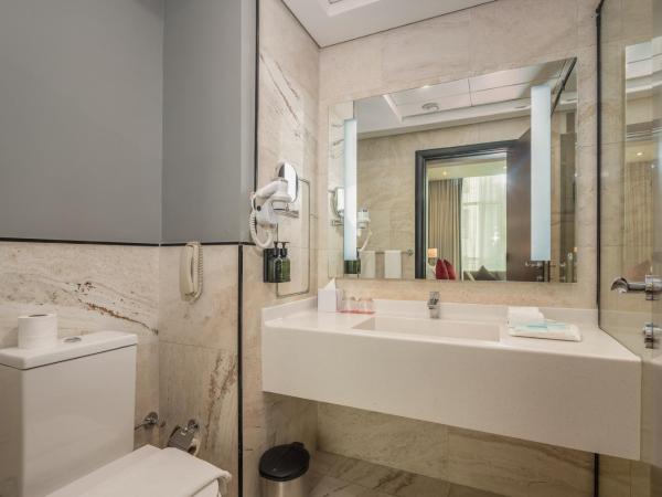 Ramada by Wyndham Dubai Barsha Heights : photo 7 de la chambre suite junior lit king-size - non-fumeurs