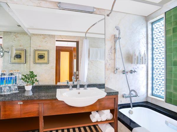 Hyderabad Marriott Hotel & Convention Centre : photo 2 de la chambre deluxe twin with bathtub