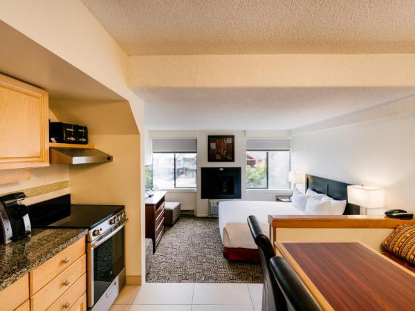 Mountain Side Hotel Whistler by Executive : photo 4 de la chambre studio lit queen-size 