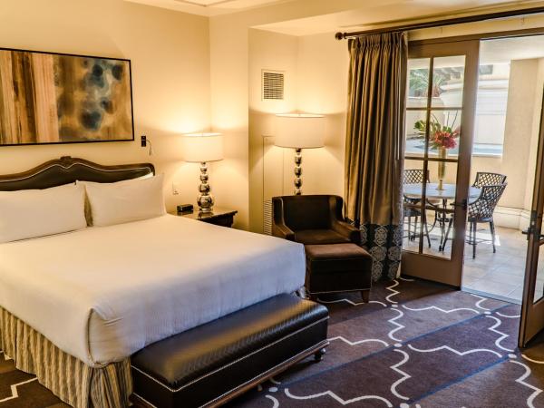 Green Valley Ranch Resort Spa Casino : photo 1 de la chambre chambre lit king-size de luxe avec balcon