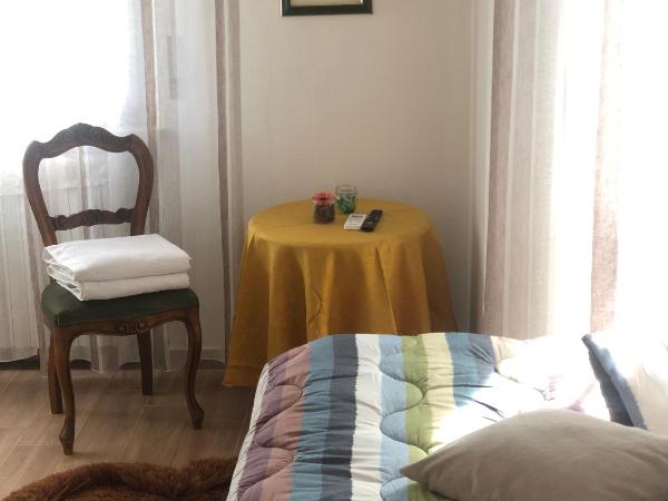 B&B Belli Dentro : photo 3 de la chambre grande chambre double avec salle de bains commune