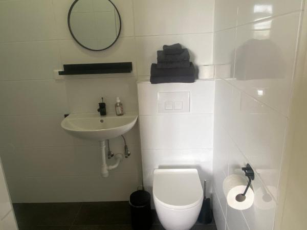 Mastbos Guesthouse Breda : photo 10 de la chambre chambre double avec salle de bains privative