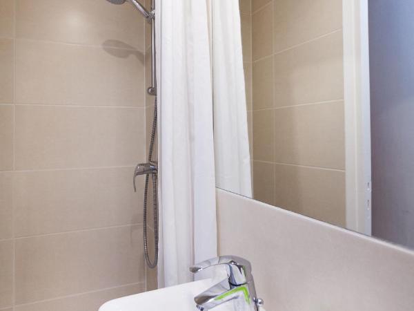 Hôtel Le Compostelle : photo 5 de la chambre chambre simple