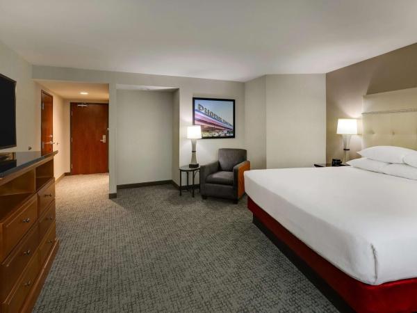 Drury Inn & Suites Phoenix Airport : photo 2 de la chambre chambre lit king-size deluxe - Étage