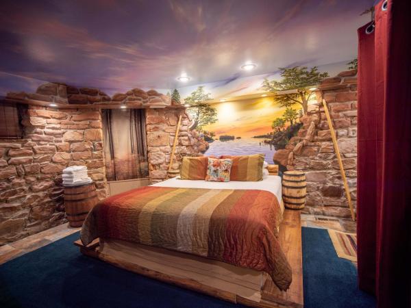 The Anniversary Inn - South Temple : photo 1 de la chambre chambre lit queen-size - vue sur jardin