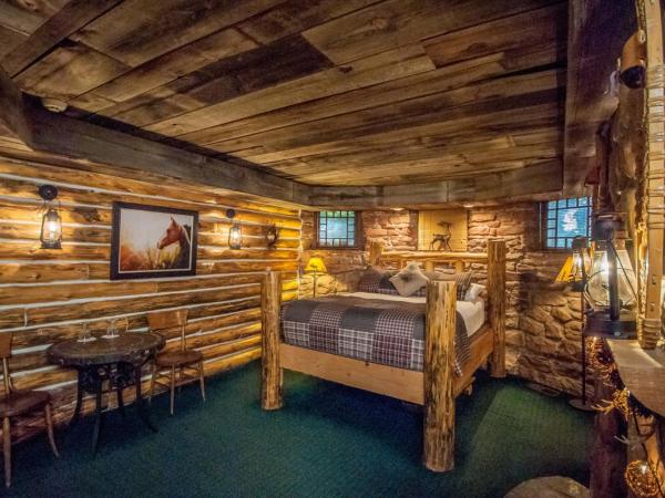 The Anniversary Inn - South Temple : photo 1 de la chambre chambre lit queen-size - vue sur piscine