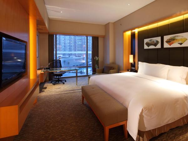 Hilton Nanjing Riverside : photo 4 de la chambre suite lit king-size premier
