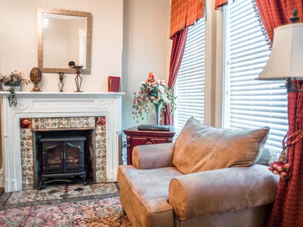 The Anniversary Inn - South Temple : photo 4 de la chambre chambre lit king-size - vue sur montagne