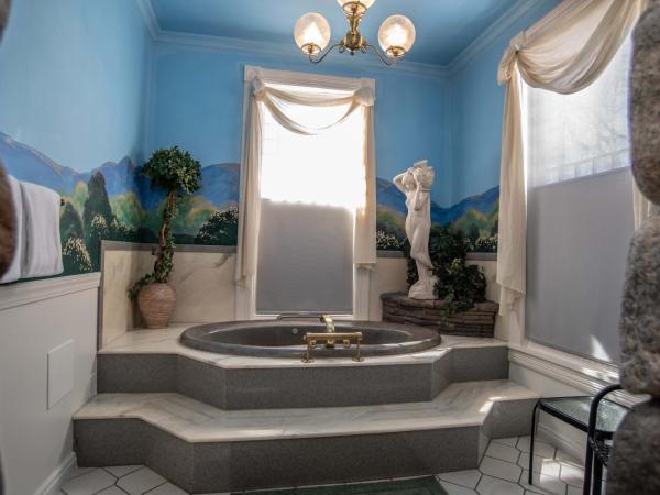 The Anniversary Inn - South Temple : photo 4 de la chambre chambre lit king-size - vue sur mer