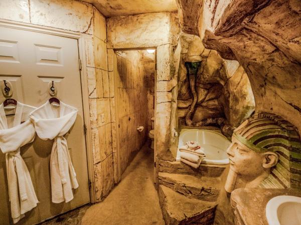 The Anniversary Inn - South Temple : photo 4 de la chambre chambre lit queen-size - vue sur mer