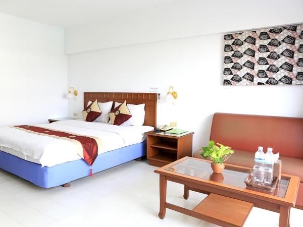 L.A. Tower Hotel : photo 2 de la chambre chambre double deluxe