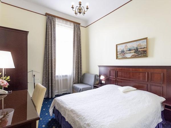 Hotel Viktoria Schönbrunn : photo 2 de la chambre chambre double deluxe (2 adultes + 1 enfant)