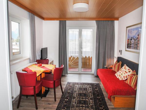 Hotel Sonnenhof - bed & breakfast & appartements : photo 1 de la chambre studio - vue sur montagne