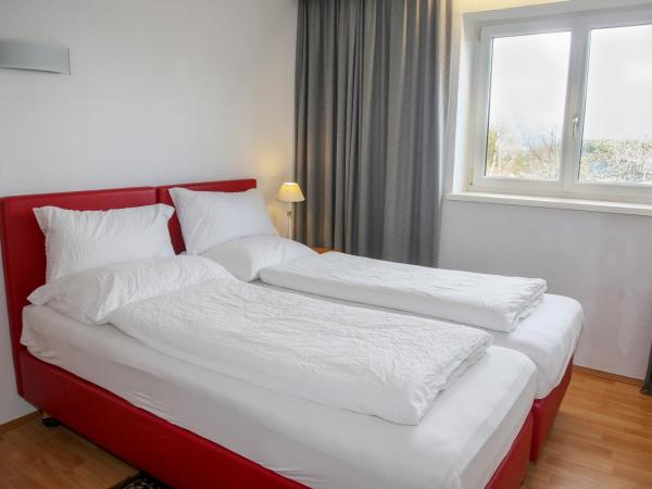 Hotel Sonnenhof - bed & breakfast & appartements : photo 10 de la chambre studio - vue sur montagne
