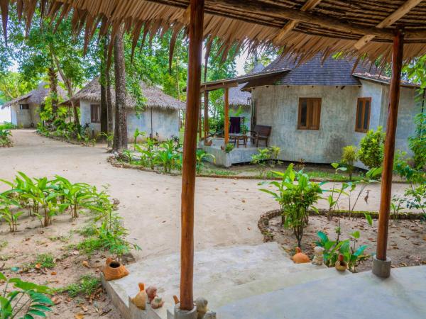 The Tropical Beach Resort : photo 4 de la chambre chambre double deluxe - vue sur jardin