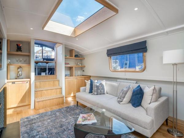 Luxurious houseboat near Canary Wharf in London : photo 10 de la chambre mobile home
