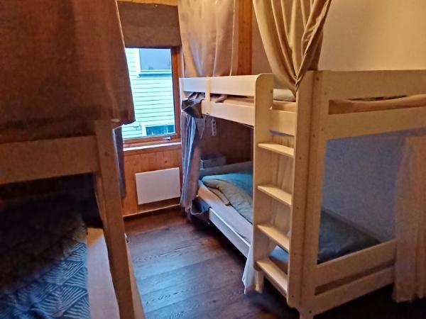 Tromso Coco Apartments in Center : photo 2 de la chambre lit superposé dans dortoir mixte