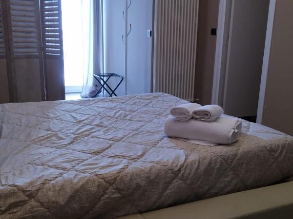 CconfortHotels R&B Cavour - SELF CHECK IN - No Elevator from 20-10-24 until 7-01-2025 : photo 7 de la chambre suite avec terrasse 