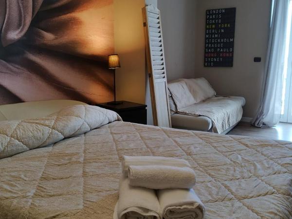 CconfortHotels R&B Cavour - SELF CHECK IN : photo 5 de la chambre suite avec terrasse 