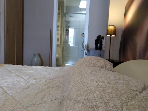 CconfortHotels R&B Cavour - SELF CHECK IN : photo 6 de la chambre suite avec terrasse 
