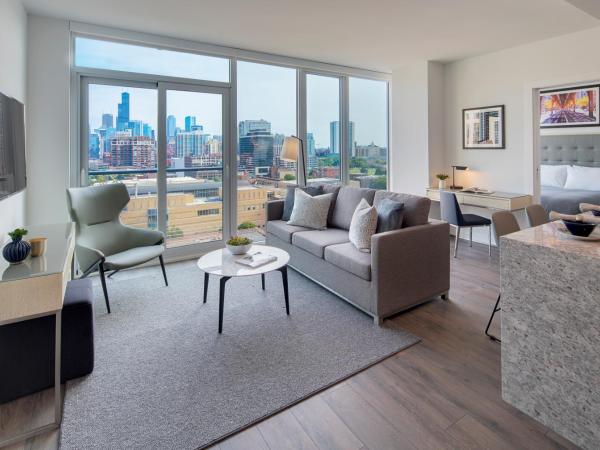 Level Chicago Old Town : photo 8 de la chambre appartement avec balcon