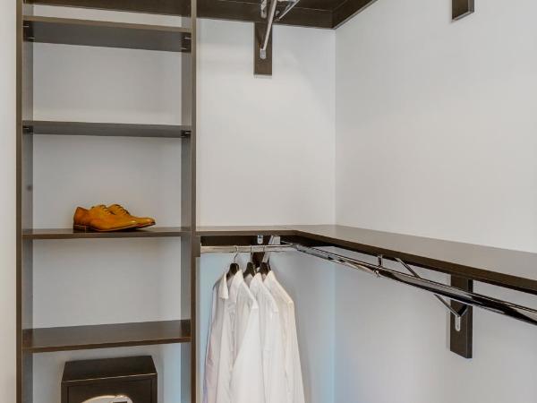 Level Chicago Old Town : photo 3 de la chambre appartement avec balcon