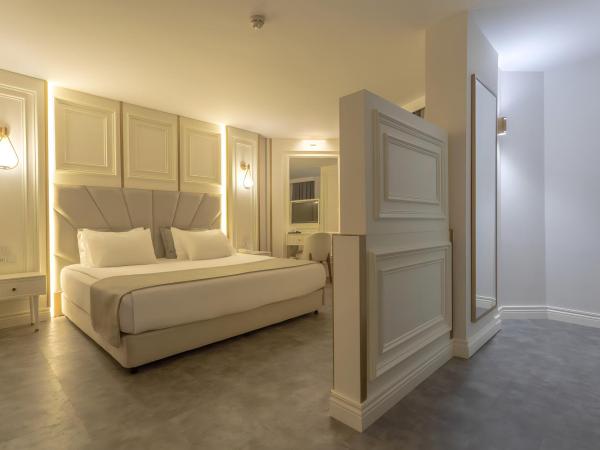 Best Western Plus Khan Hotel : photo 1 de la chambre suite 1 chambre lit king-size avec bain à remous et canapé-lit - vue sur mer - non-fumeurs