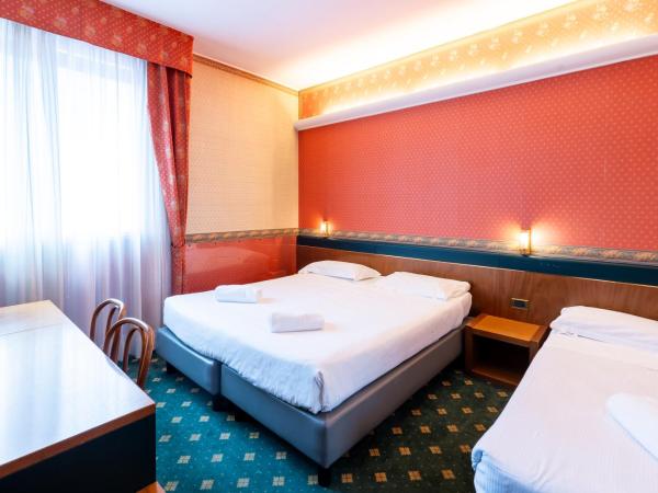 Hotel Des Etrangers : photo 1 de la chambre chambre triple