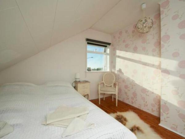 Blue House B&B : photo 2 de la chambre chambre quadruple Économique avec salle de bains commune