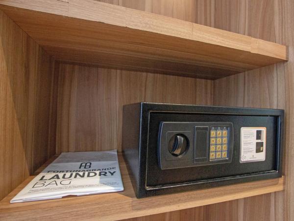 Hotel FortunaGrande Seturan Yogyakarta : photo 4 de la chambre chambre double ou lits jumeaux supérieure