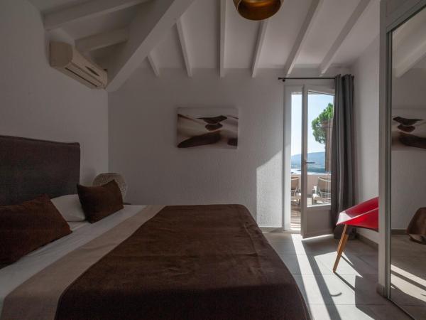 Résidence Marina Di Santa Giulia : photo 10 de la chambre villa classique 1 chambre - vue sur mer